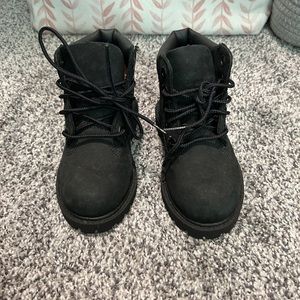 Boys boots